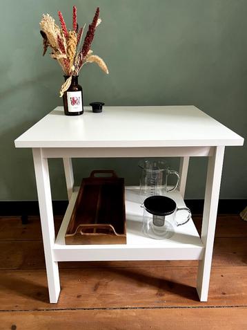 (Bijzet)tafel Ikea - als nieuw beschikbaar voor biedingen