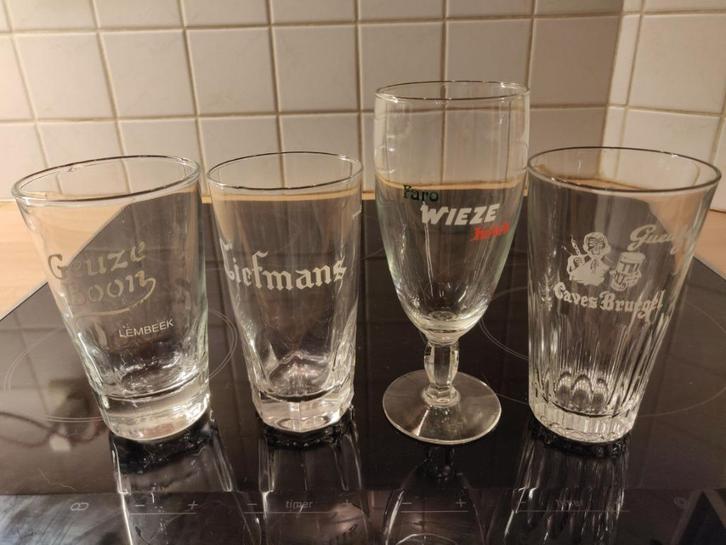 Set van 4 vintage bierglazen, Verzamelen, Glas en Drinkglazen, Gebruikt, Bierglas, Ophalen