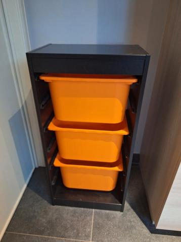 Trofast Ikea kast met opbergvakken beschikbaar voor biedingen