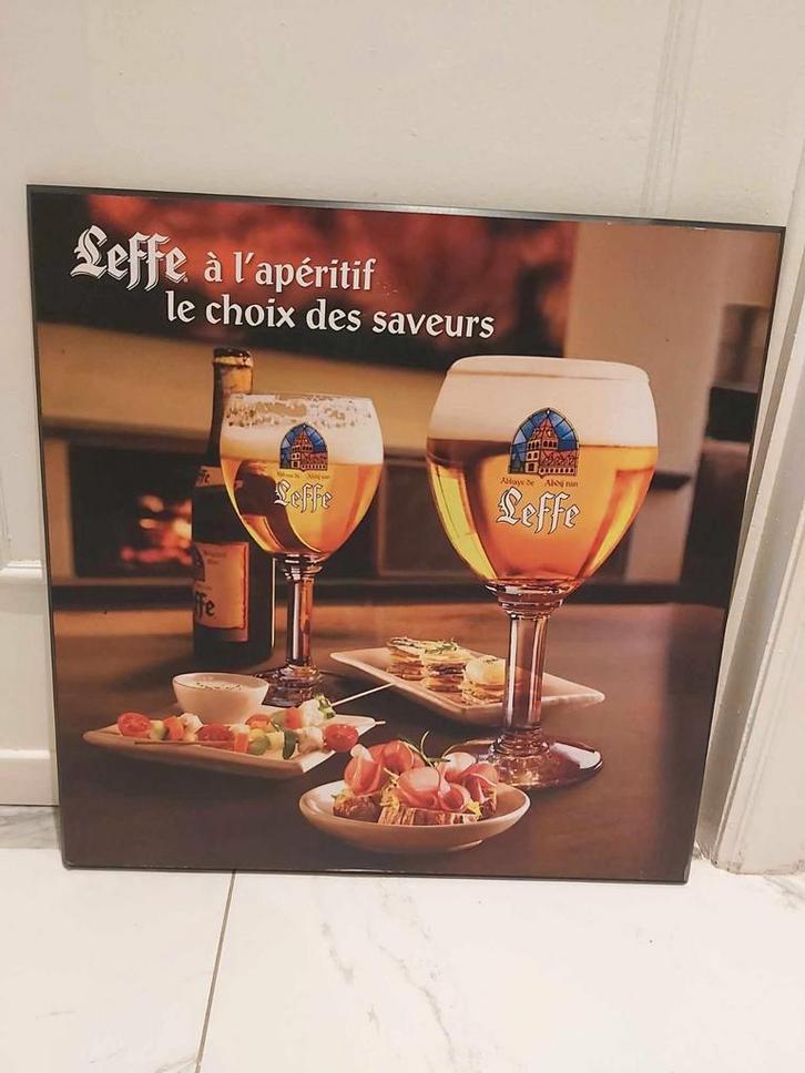 XL vierkant houten bord met Leffe bier. Afmetingen: 51 x 51, Antiek en Kunst, Kunst | Beelden en Houtsnijwerken, Ophalen of Verzenden