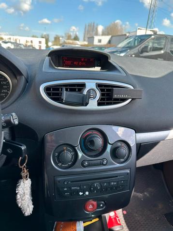 Renault clio 3 avec climatisation (2012) Essence, Autos, Achat, Boîte manuelle, Noir, 5 portes