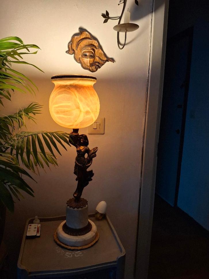 Lampe bronze et albâtre 69 cm art nouveau/déco, Antiquités & Art, Antiquités | Éclairage, Enlèvement ou Envoi