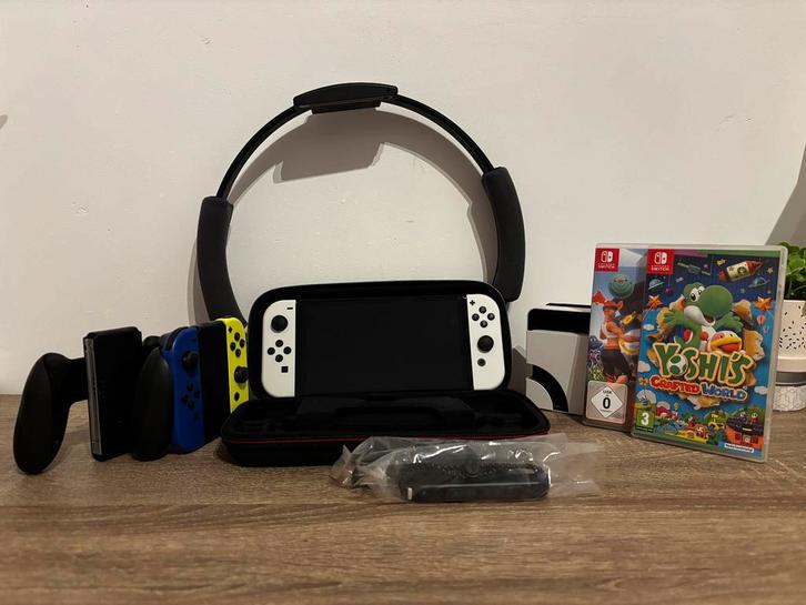 Nintendo Switch OLED set met 2 games, Games en Spelcomputers, Spelcomputers | Nintendo Switch, Zo goed als nieuw, Switch OLED