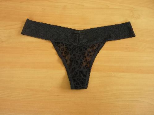 Zwarte kanten string met luipaardmotief van Hunkemöller Mt L, Kleding | Dames, Ondergoed en Lingerie, String, Ophalen of Verzenden