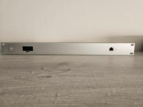 Unifi Cloud Key Gen2 plus rackmount kit, Computers en Software, Servers, Zo goed als nieuw, Ophalen of Verzenden