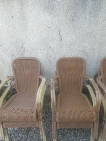 Lot de 8 chaises de patio à vendre ! 