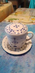 tasse à thé extra épaisse avec filtre et couvercle, Maison & Meubles, Enlèvement ou Envoi, Utilisé, Céramique, Tasse(s) et/ou soucoupe(s)