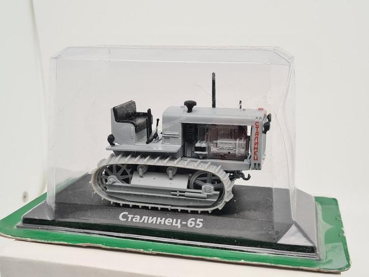 Stalinet 65 rupsvoertuig USSR Rusland Sovjet Unie 1/43, Hobby en Vrije tijd, Modelauto's | 1:43, Zo goed als nieuw, Tractor of Landbouw
