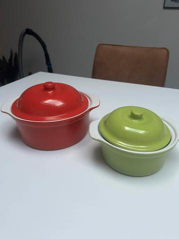 2 mooie ovenschalen rood groen o.w.n kitchen beschikbaar voor biedingen