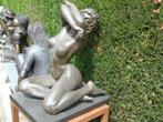 Naakt bronzen vrouwenbeeld dat zich uitkleedt, gesigneerd!, Tuin en Terras, Ophalen, Nieuw