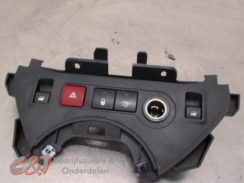 Elektrisch Raam Schakelaar van een Peugeot Partner, Auto-onderdelen, Dashboard en Schakelaars, Peugeot, Gebruikt, 3 maanden garantie