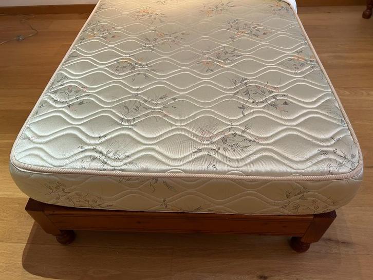 Lits en bois massif et matelas, Maison & Meubles, Chambre à coucher | Lits, Comme neuf, Une personne, 90 cm, 190 cm ou moins, Bois