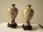 Paar Chinese cloisonné vazen zwaluwen prunus takken +sokkels, Antiek en Kunst, Ophalen of Verzenden