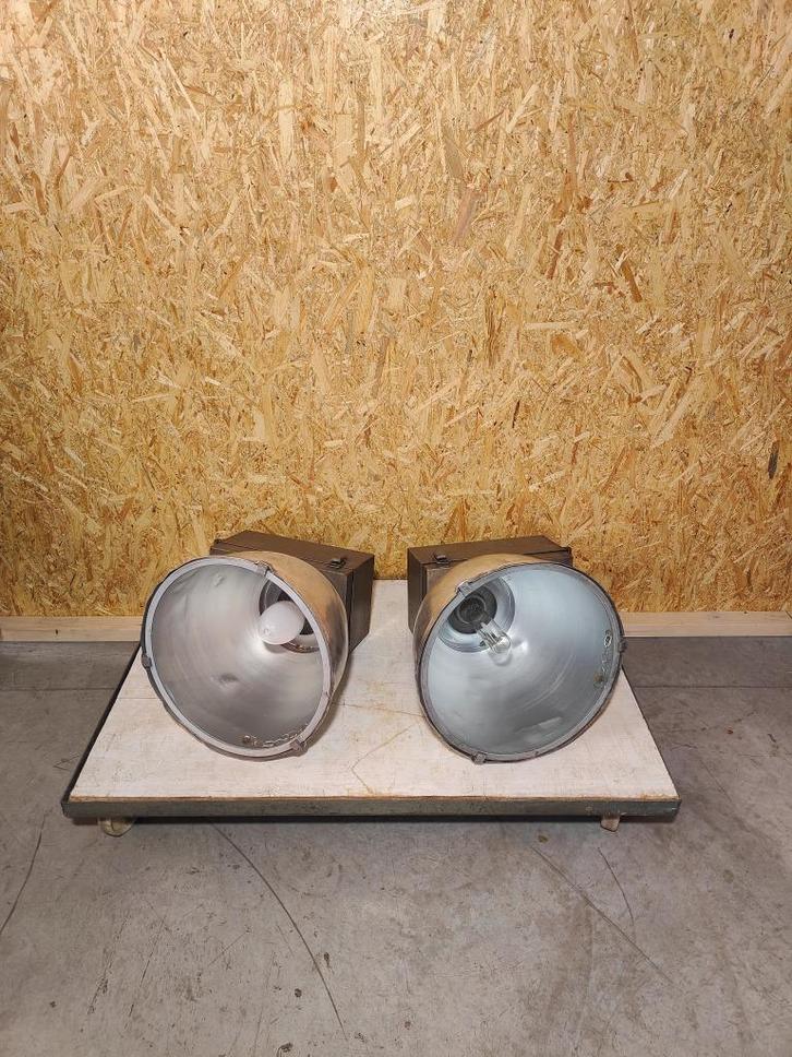 Set van 2 industriële schijnwerpers / fabriekshallenlampen, Huis en Inrichting, Lampen | Losse lampen, Gebruikt, Overige typen