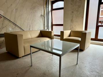 Ensemble KnollStudio cuir beige + table Florence Knoll  beschikbaar voor biedingen