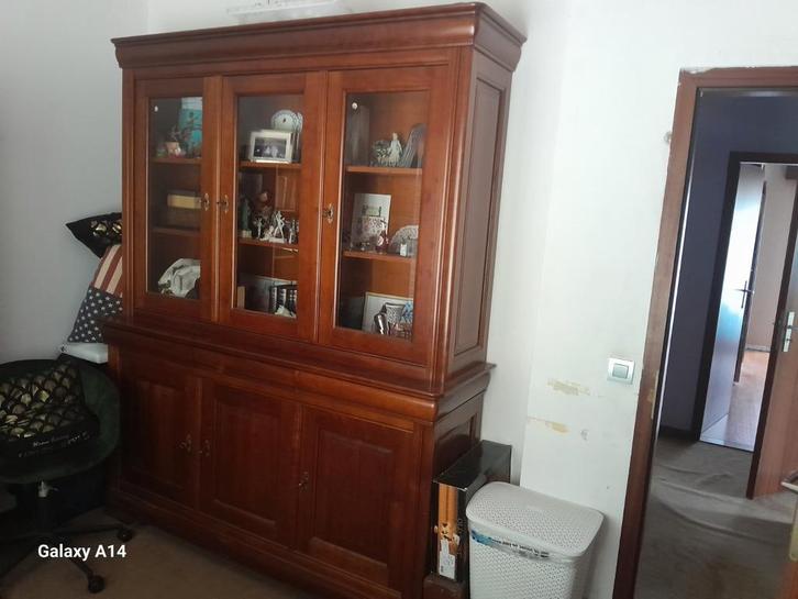 Grande vitrine / vaisselier en bois massif – Élégant et prat, Huis en Inrichting, Kasten | Buffetkasten, Zo goed als nieuw, Ophalen