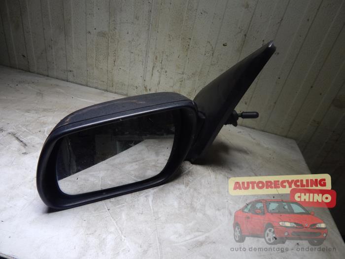 Buitenspiegel links van een Mazda 2., Auto-onderdelen, Spiegels, Mazda, Gebruikt, 3 maanden garantie, Ophalen of Verzenden