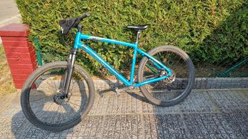 Mountainbiken  beschikbaar voor biedingen