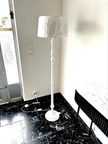 Lampe, décoration beschikbaar voor biedingen