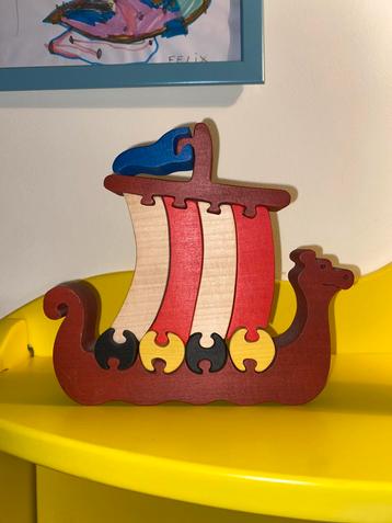 Puzzle en bois drakkar beschikbaar voor biedingen