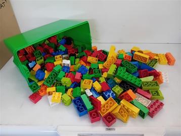 Duplo box met 250 Duplo blokken beschikbaar voor biedingen