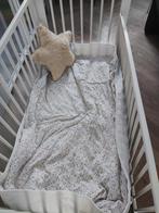 Babybed Ikea GULLIVER - met matras en babybedbeschermer., Kinderen en Baby's, Ophalen, Gebruikt, Rechthoekig, In hoogte verstelbaar
