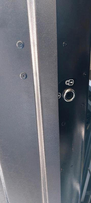 Dakkoffer en rail merk Renault  beschikbaar voor biedingen