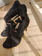 Mooi dames schoenen, Ophalen, Gedragen