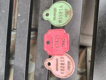 Oude fietstaksplaatjes. Drie stuks. beschikbaar voor biedingen