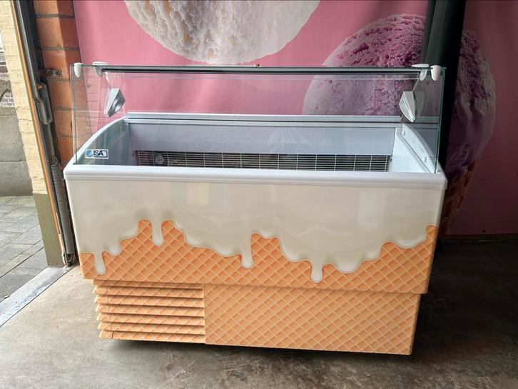 Zeer mooie schepijsvitrine Isetta 7, Elektronische apparatuur, IJsmachines, Zo goed als nieuw, Ophalen