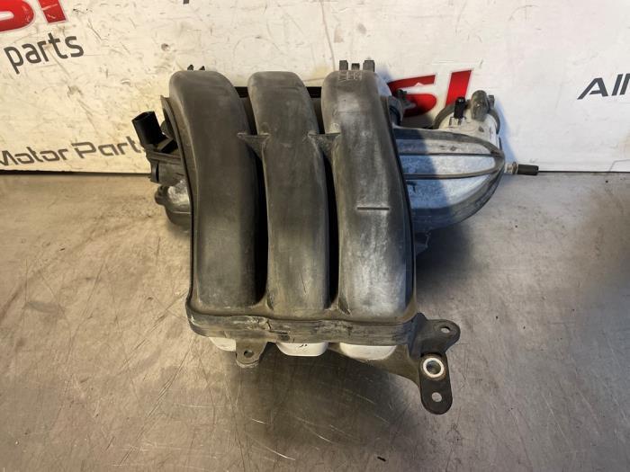 Inlaatspruitstuk van een Volkswagen UP, Auto-onderdelen, Motor en Toebehoren, Volkswagen, Gebruikt, 3 maanden garantie, Ophalen of Verzenden