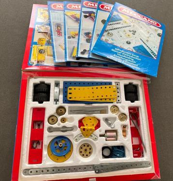  Meccano doos + 5 boekjes voor  constructie beschikbaar voor biedingen