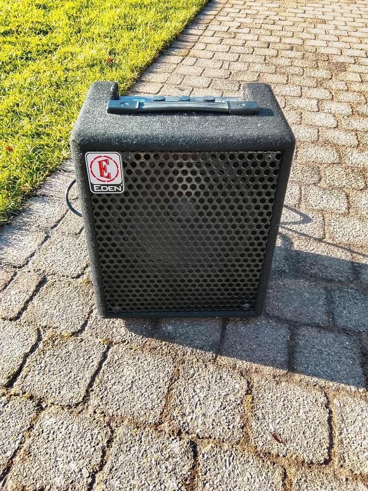 Eden EC8, Musique & Instruments, Instruments à corde | Guitares | Basses, Comme neuf, Électrique, Enlèvement