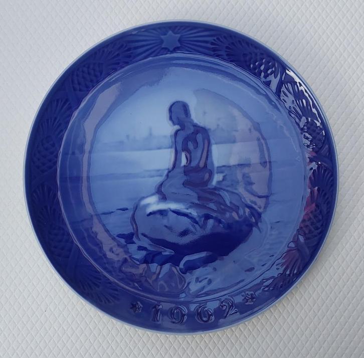 Royal Copenhagen „Christmas Plate” bordenset uit de jaren 60, Antiek en Kunst, Antiek | Porselein, Ophalen