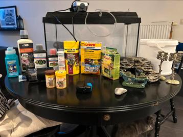Aquarium avec système d’alimentation et accecoires, Enlèvement, Comme neuf