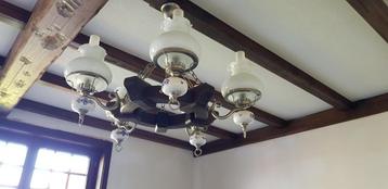 Plafondlamp met 5 lichtpunten beschikbaar voor biedingen