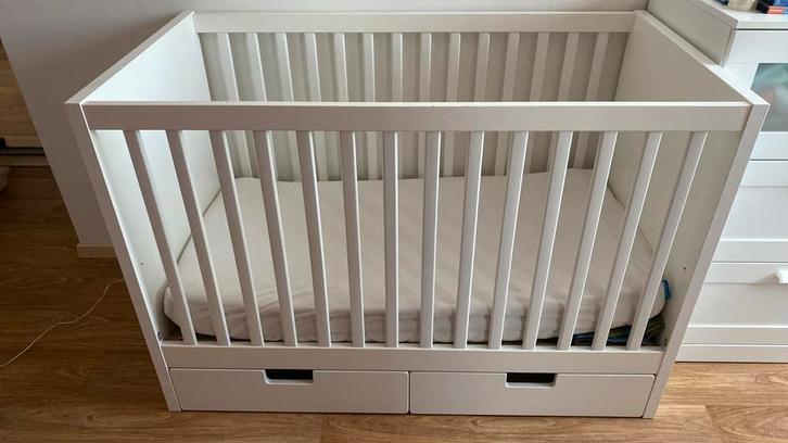 Babybed met aerosleep matras, Kinderen en Baby's, Kinderkamer | Complete kinderkamers, Gebruikt, Jongetje of Meisje, Ophalen