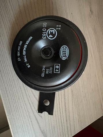 Nieuwe Autoclaxon van het merk Hella beschikbaar voor biedingen