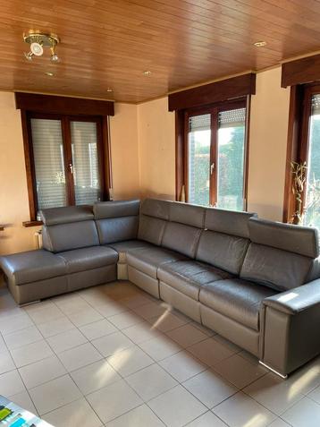 Hoeksalon met elektrische relax beschikbaar voor biedingen