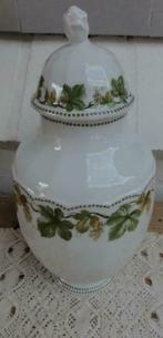 SALE porseleinen vaas / pot / kruik / urn , druiven ranken, Antiek en Kunst, Ophalen of Verzenden