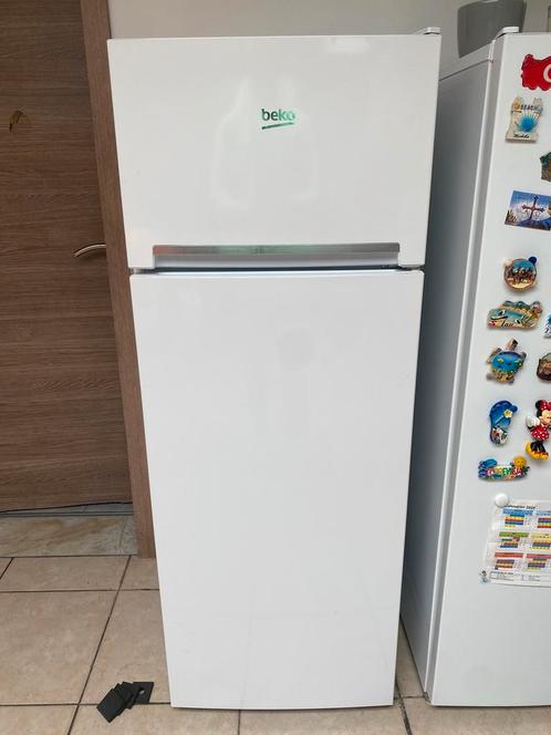 Frigo Congélateur Beko, Electroménager, Réfrigérateurs & Frigos, Utilisé, Avec compartiment congélateur, 150 à 200 litres, 140 à 160 cm