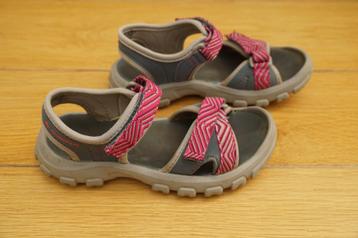 sandalen decathlon, maat 32-33 beschikbaar voor biedingen
