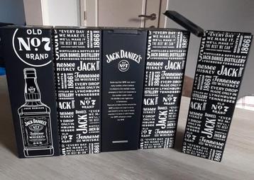 Jack Daniel's metalen doos beschikbaar voor biedingen