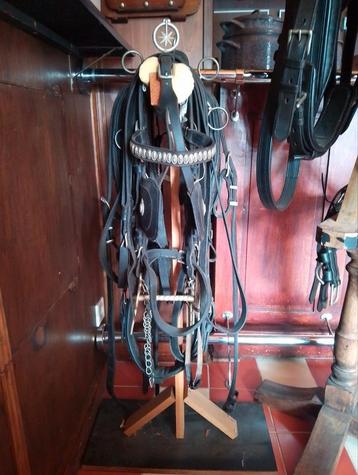 Paardenmentuig beschikbaar voor biedingen