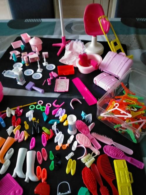Barbie - Set d'accessoires vintage, Kinderen en Baby's, Speelgoed | Poppen, Gebruikt, Barbie, Ophalen