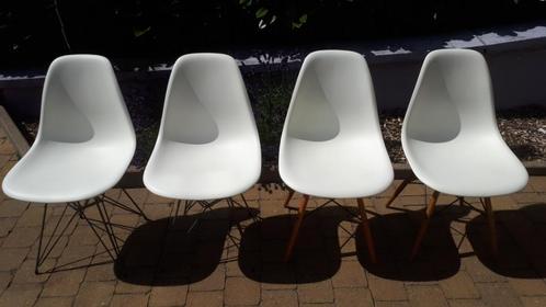 4 chaises Vitra Eames plastic chair, Huis en Inrichting, Stoelen, Gebruikt, Vier, Hout, Kunststof, Metaal, Wit, Ophalen