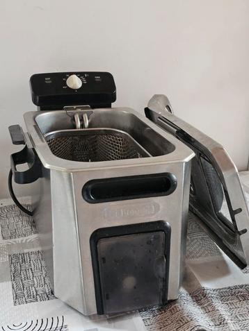 Delonghi friteuze beschikbaar voor biedingen
