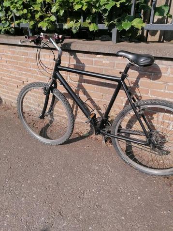 Herenfiets en mountainbike beschikbaar voor biedingen