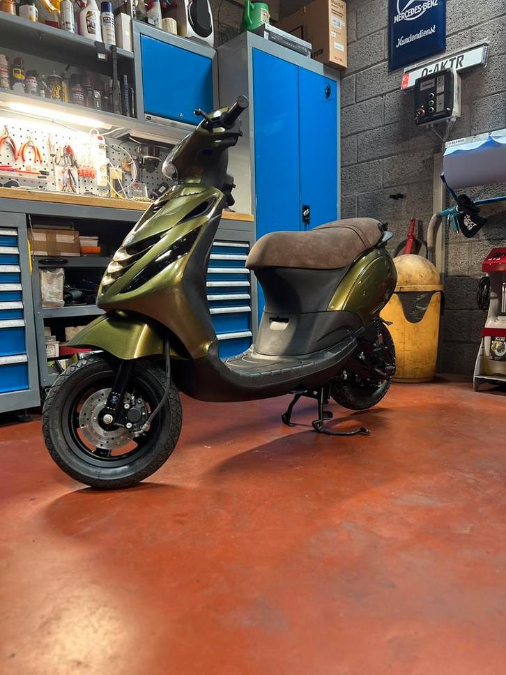 Piaggio zip 2t b klasse, Fietsen en Brommers, Scooters | Piaggio, Gebruikt, Zip, Klasse B (45 km/u), Tweetakt, Ophalen of Verzenden