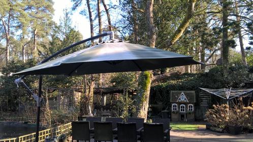 zweefparasol 3m met kruisvoet, Tuin en Terras, Parasols, Gebruikt, Zweefparasol, Verstelbaar, Waterdicht, Ophalen